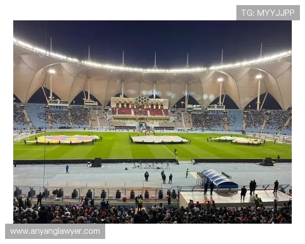 皇马与巴萨世纪巅峰对决再燃激情欧洲足坛迎来荣耀之战